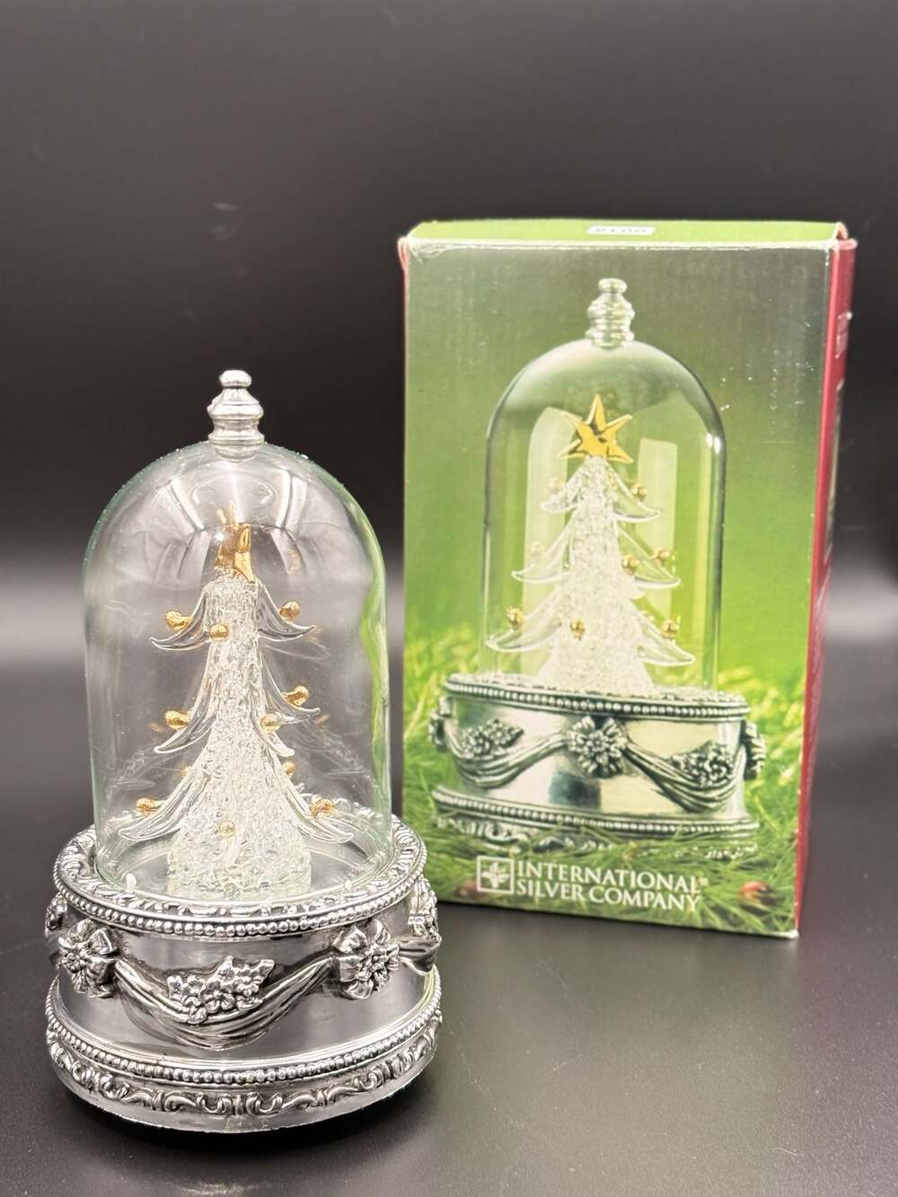 International Silver Company Illuminated Christmas Tree Musical Globe - Picture 3 of 3